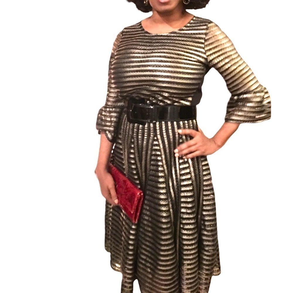 New York & Company Mix Media Two-Piece Skirt and Top Set Size 6/Small - Picture 2 of 16